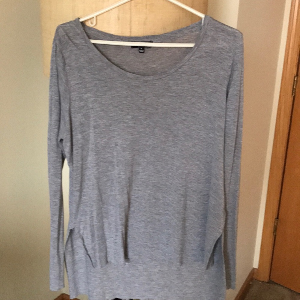 Long sleeve grey top